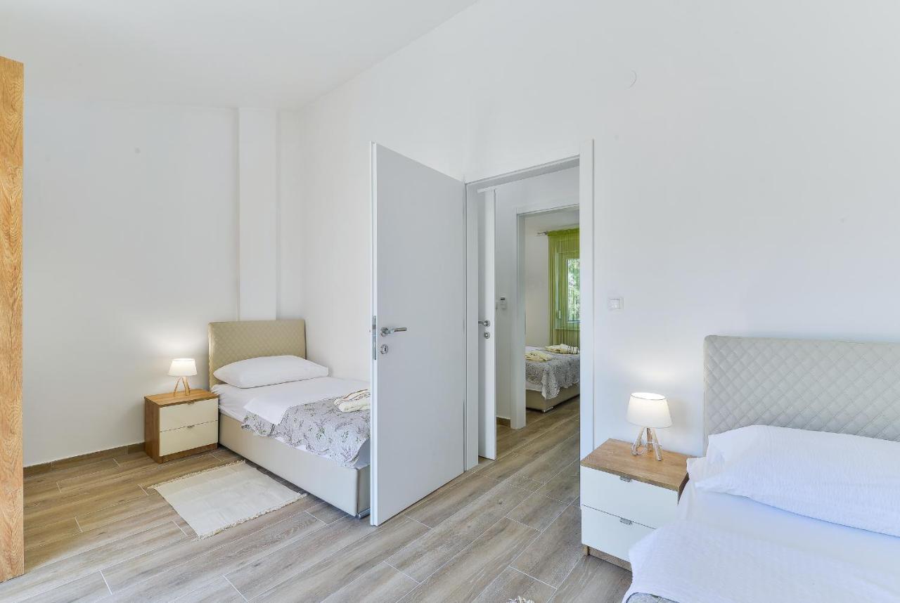 Cascada Villas With Private Jacuzzi And Private Parking Starigrad Paklenica Εξωτερικό φωτογραφία